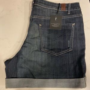 Simply Vera Wang Dark Jean Shorts Size 14